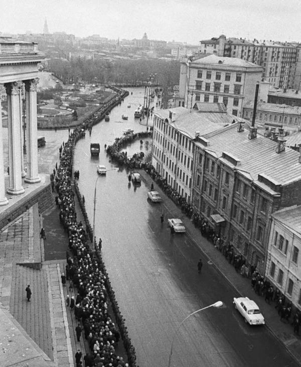 Юрий Гагарин. Первый человек в космосе. Как это было