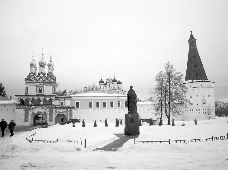 Рублевка, скрытая от посторонних глаз. История старинной дороги. 33 истории о великих жителях Рублевки, или Тридцать три богатыря