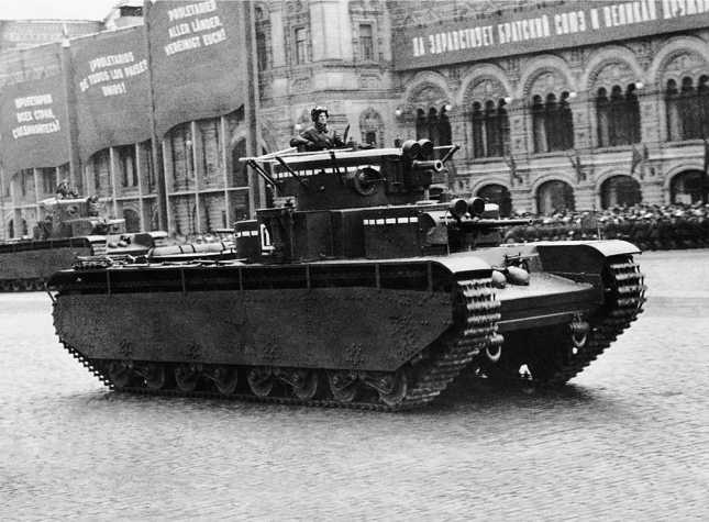 Советский тяжелый танк Т-35. "Сталинский монстр"