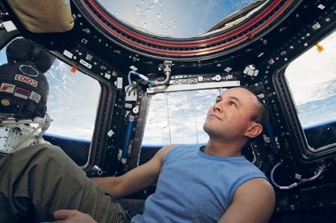 Можно ли забить гвоздь в космосе и другие вопросы о космонавтике 