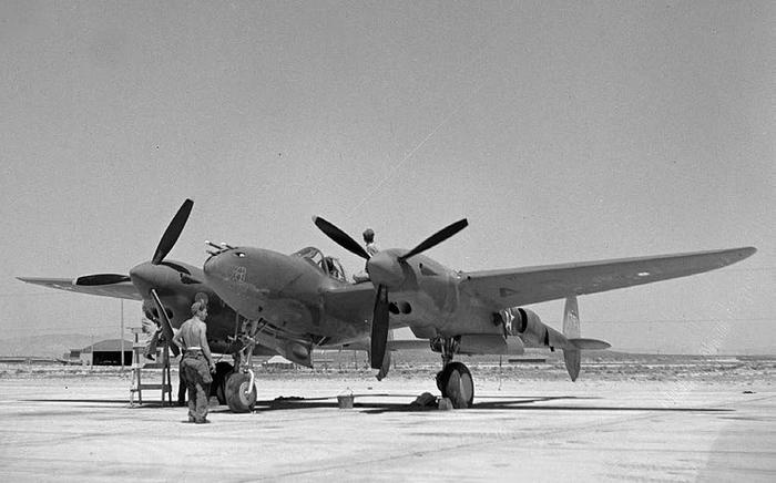 Истребитель-«молния» P-38 «Лайтнинг»