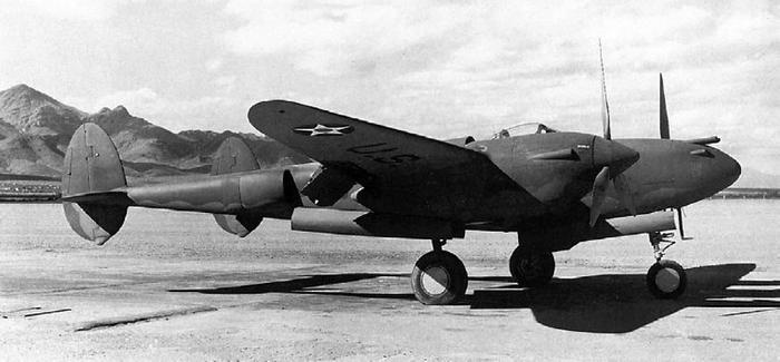 Истребитель-«молния» P-38 «Лайтнинг»