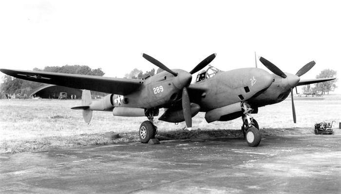 Истребитель-«молния» P-38 «Лайтнинг»