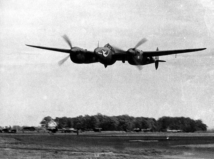 Истребитель-«молния» P-38 «Лайтнинг»