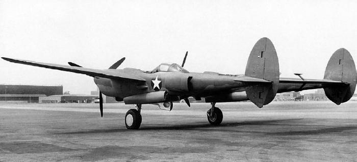 Истребитель-«молния» P-38 «Лайтнинг»