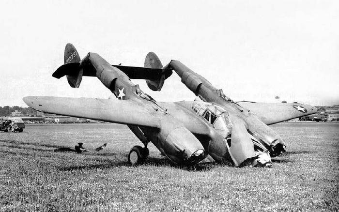 Истребитель-«молния» P-38 «Лайтнинг»