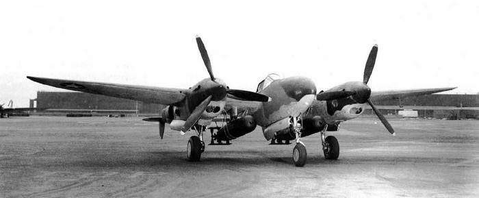 Истребитель-«молния» P-38 «Лайтнинг»