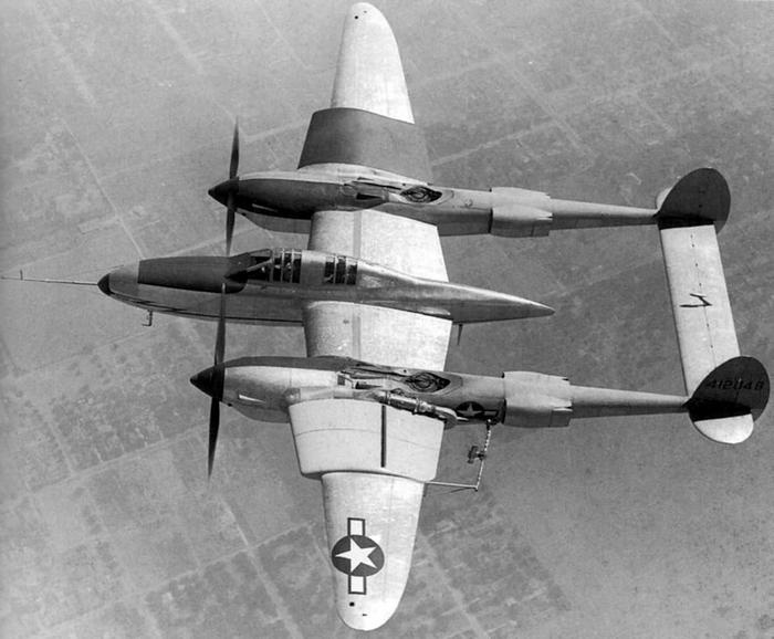 Истребитель-«молния» P-38 «Лайтнинг»