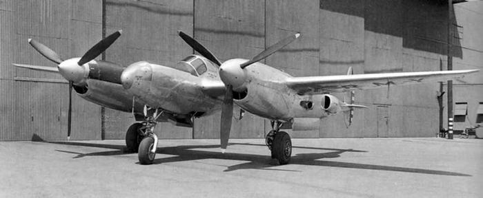 Истребитель-«молния» P-38 «Лайтнинг»