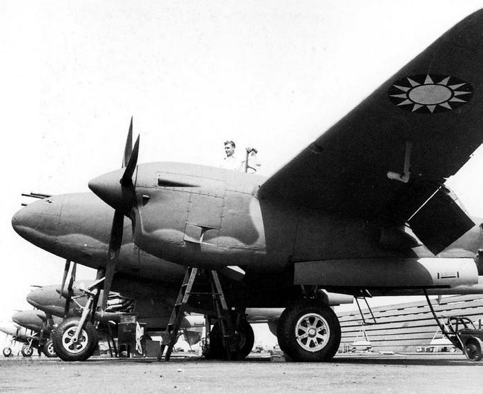 Истребитель-«молния» P-38 «Лайтнинг»