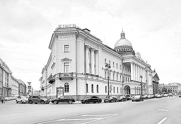 Зазеркалье Петербурга. Путешествие в историю